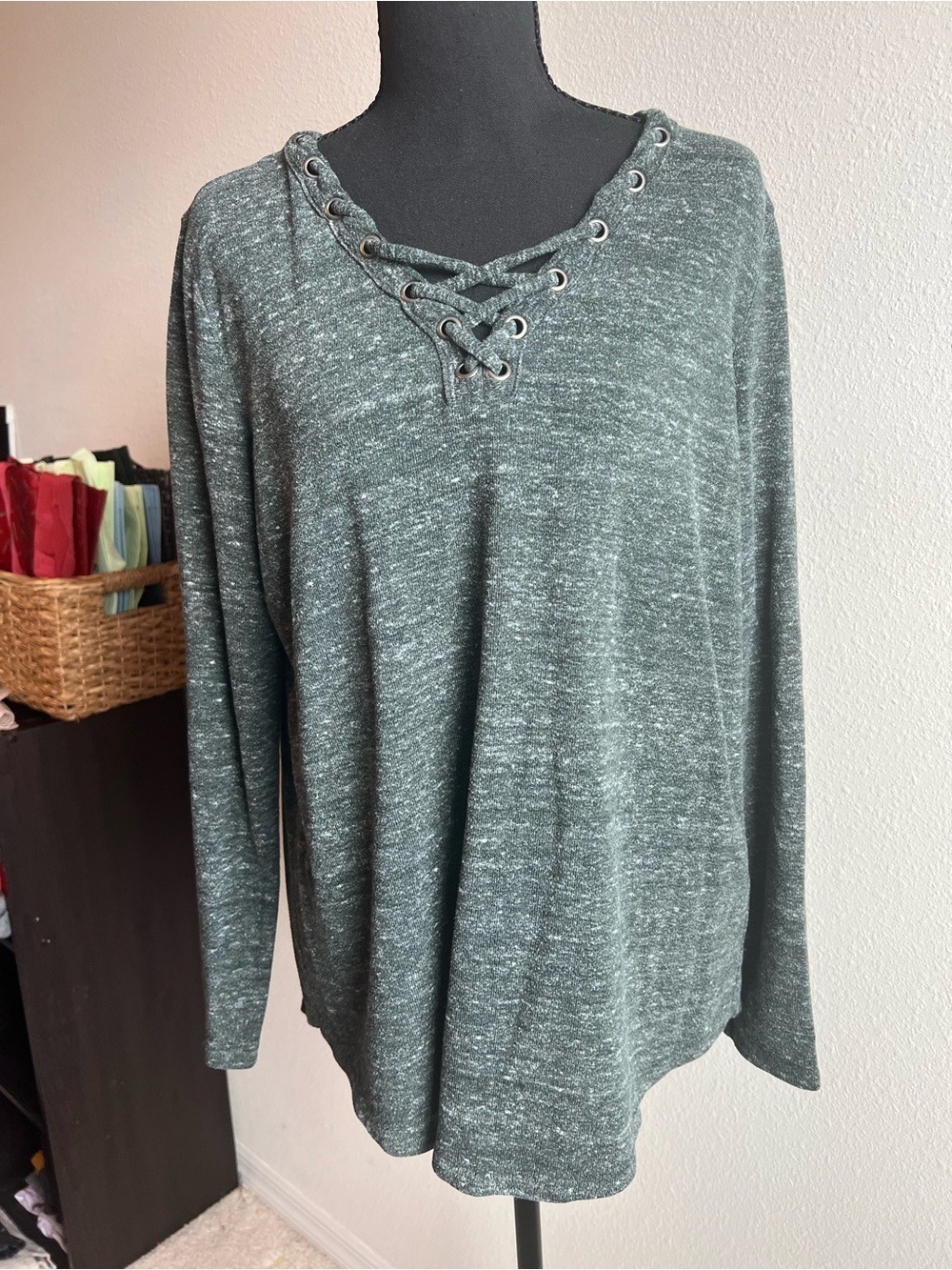 Rock & Republic Heathered Forest Green Lace-Up Long Sleeve Top